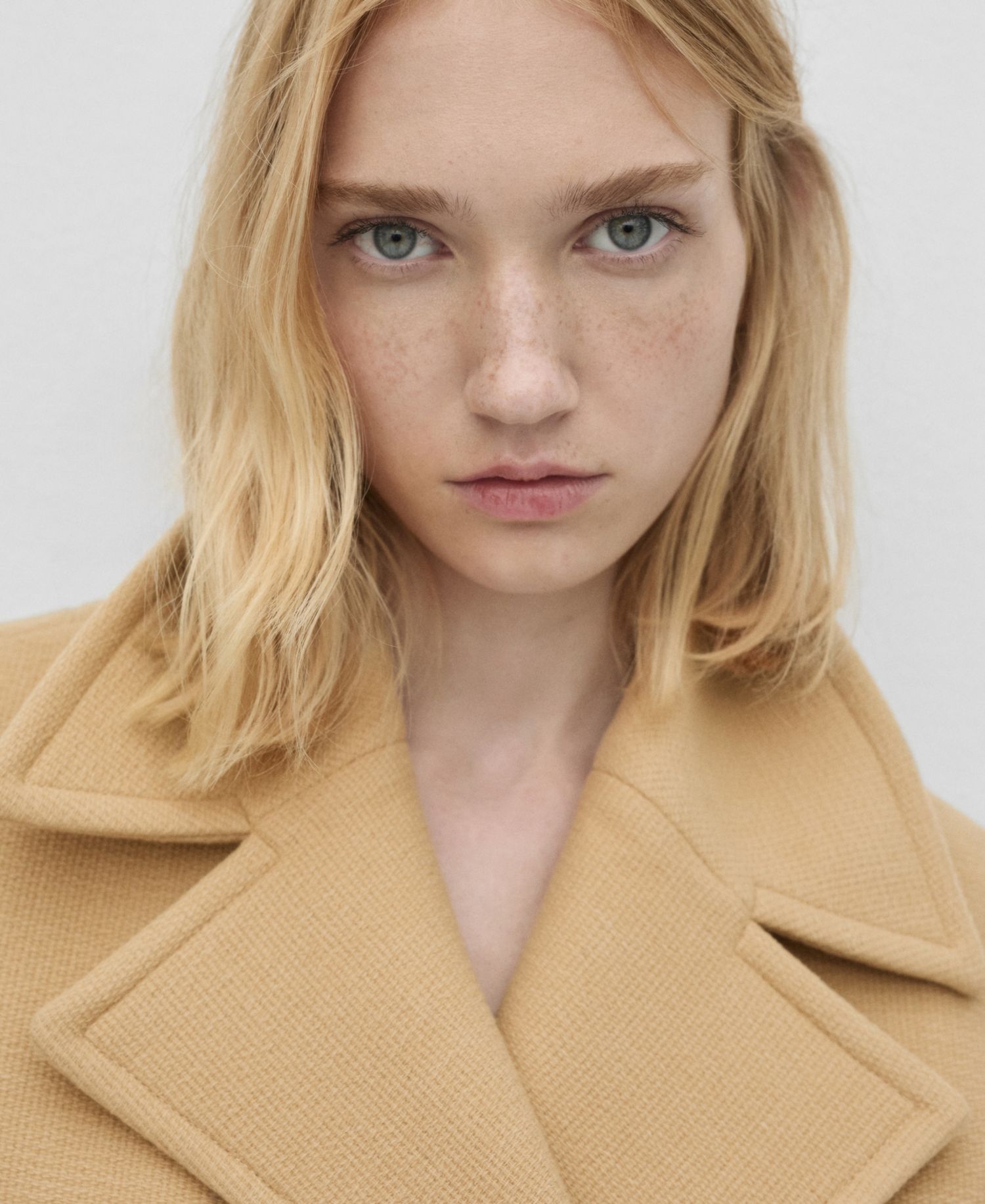 Women's Double Breasted Virgin Wool Coat