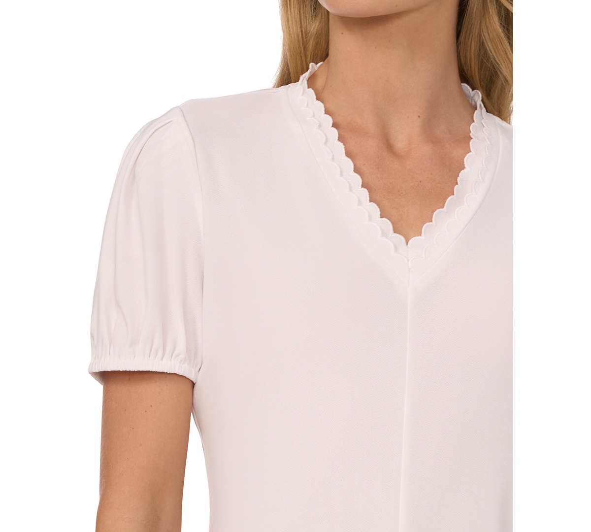 CeCe Women's Scalloped V-Neck Puff-Sleeve Knit Top