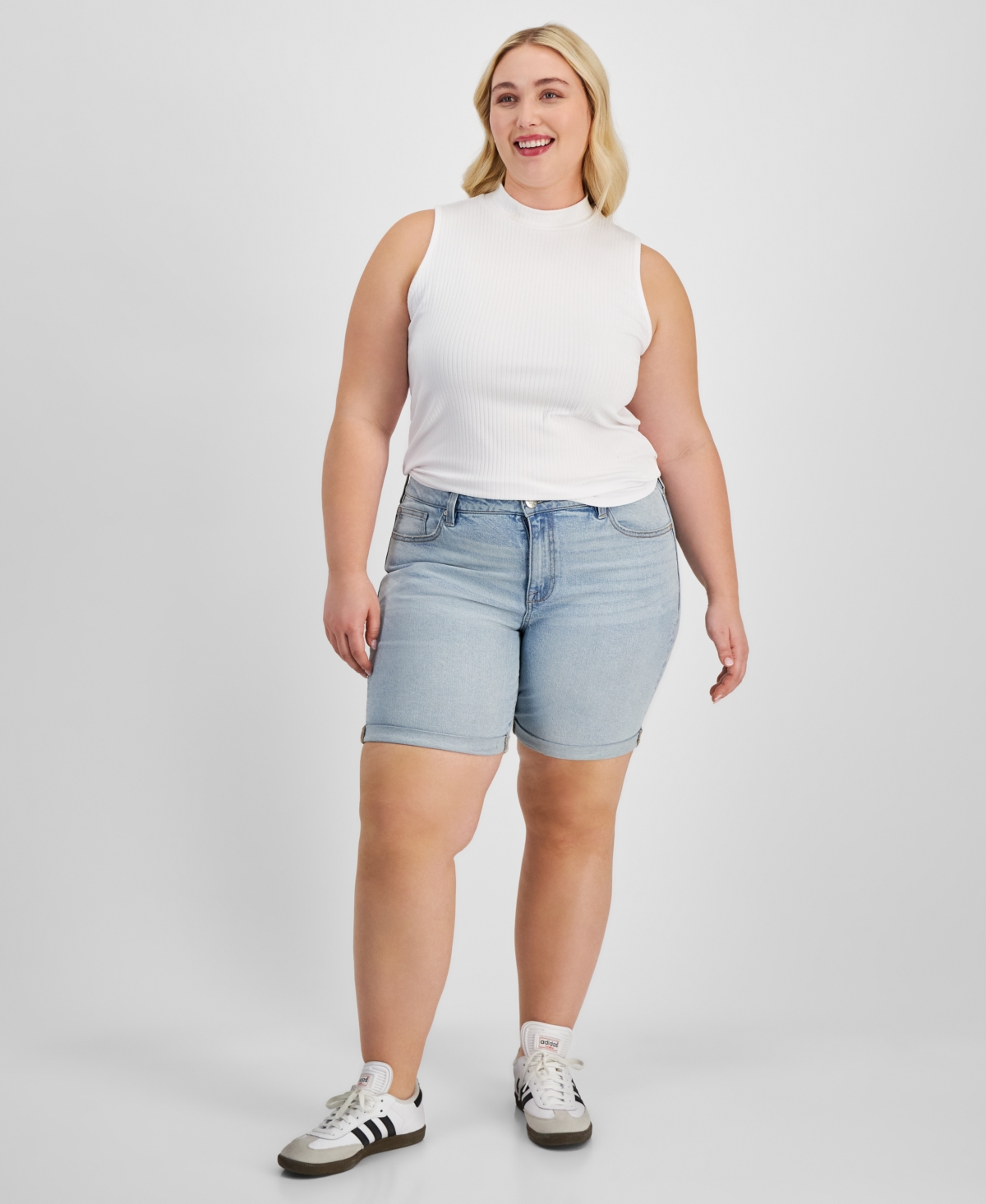 Trendy Plus Size Rolled-Cuff Denim Shorts - Light Wash
