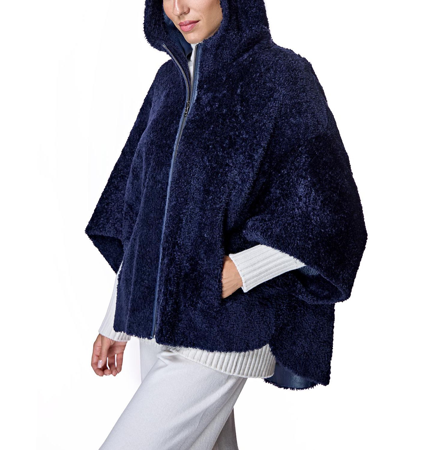 Женская накидка Julia & Stella By Maximilian Shearling Cape, цвет: Тёмно-синий — фото 2