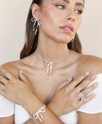 Bow Pendant Necklace