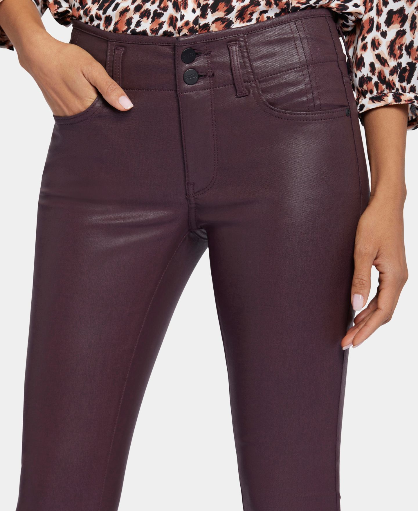 Женские джинсы NYDJ Coated Ami Skinny, цвет: Тёмный вишнёвый — фото 4