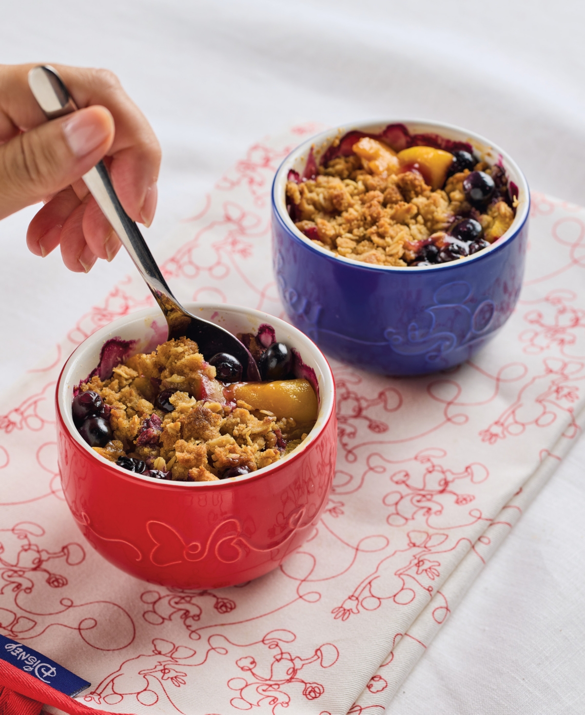 Farberware Disney Home Bon Voyage 6-Piece Ceramic Ramekin and Pot Holder Set