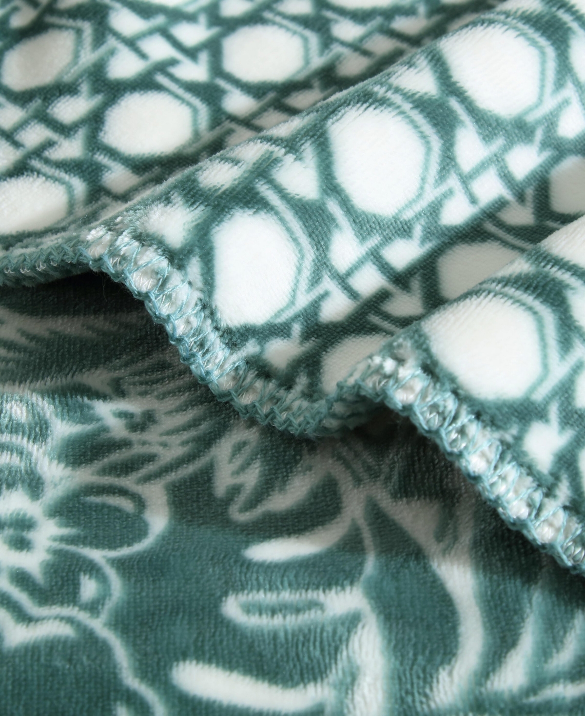 Tommy Bahama Home Closeout!  Lanikai Fronds Flannel Blanket, Full/queen In Green