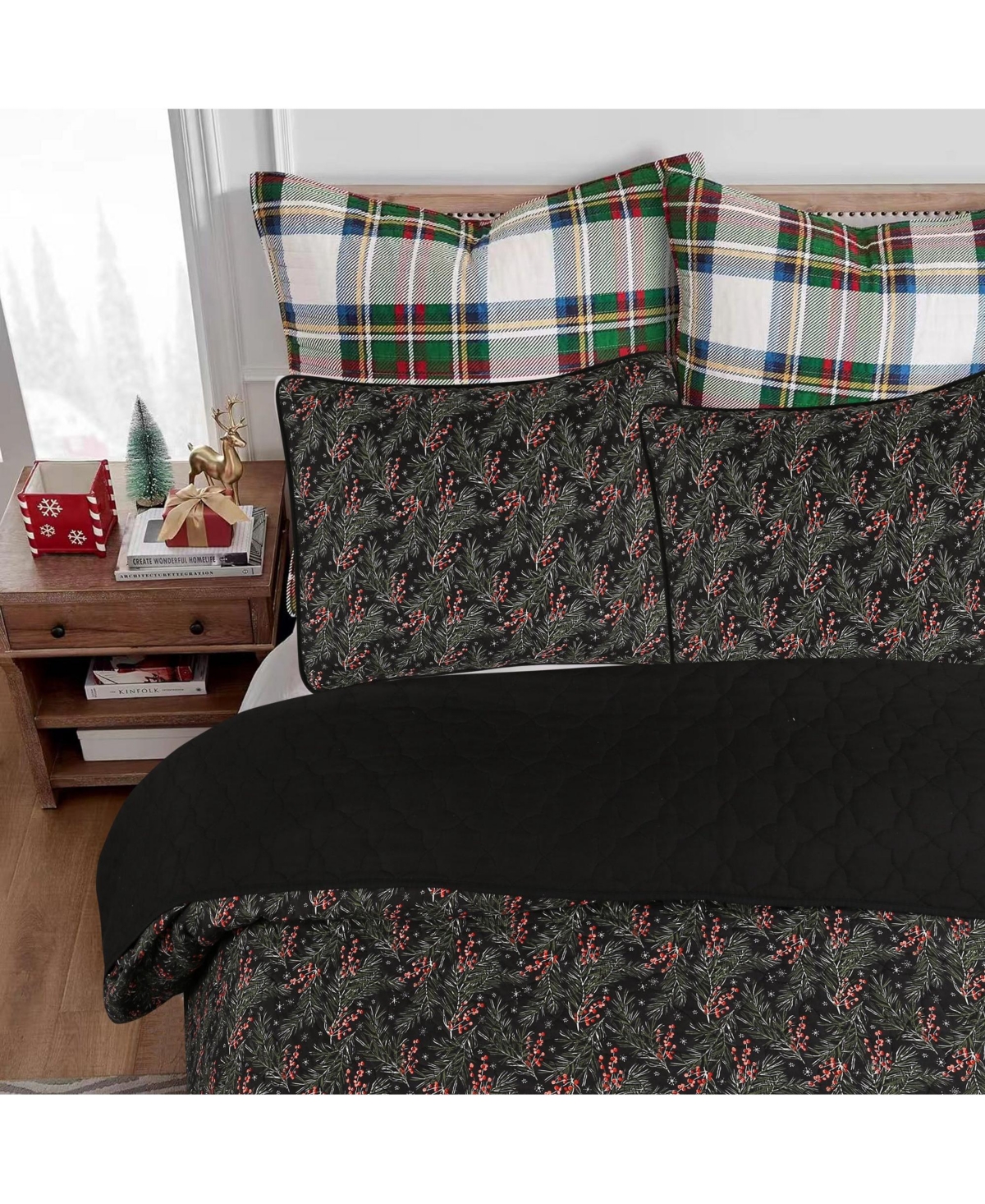 MarCielo 3 Pcs Festive Christmas Quilt Bedspread Set Holiday Bedding Holly Berry Tree