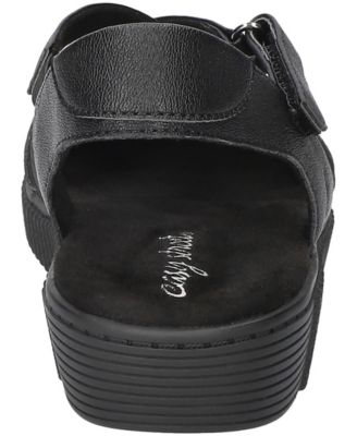 Women's Hue Round Toe Flats