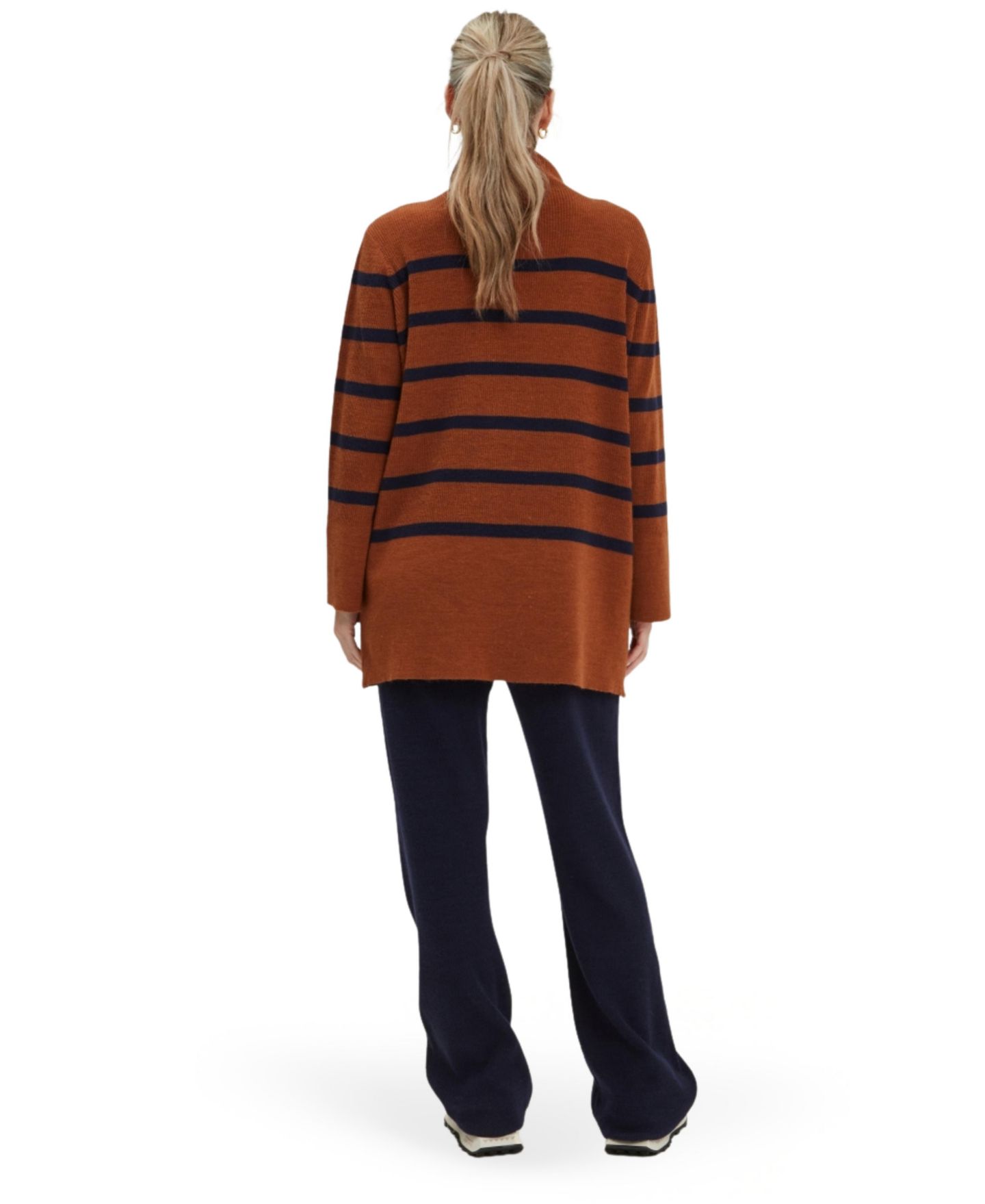 Женский свитер NOM Maternity Sarabeth Nursing Mock Neck, цвет: Ржавый тёмно-синий полосатый — фото 3