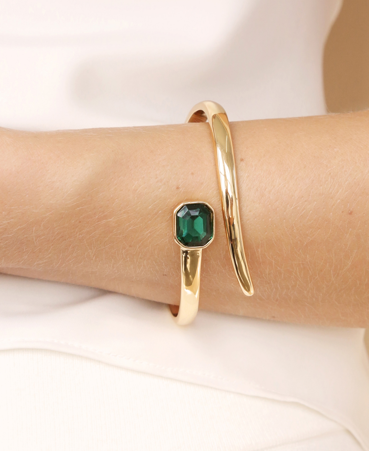 Ettika Emerald Deco Wrap Cuff Bracelet In Green