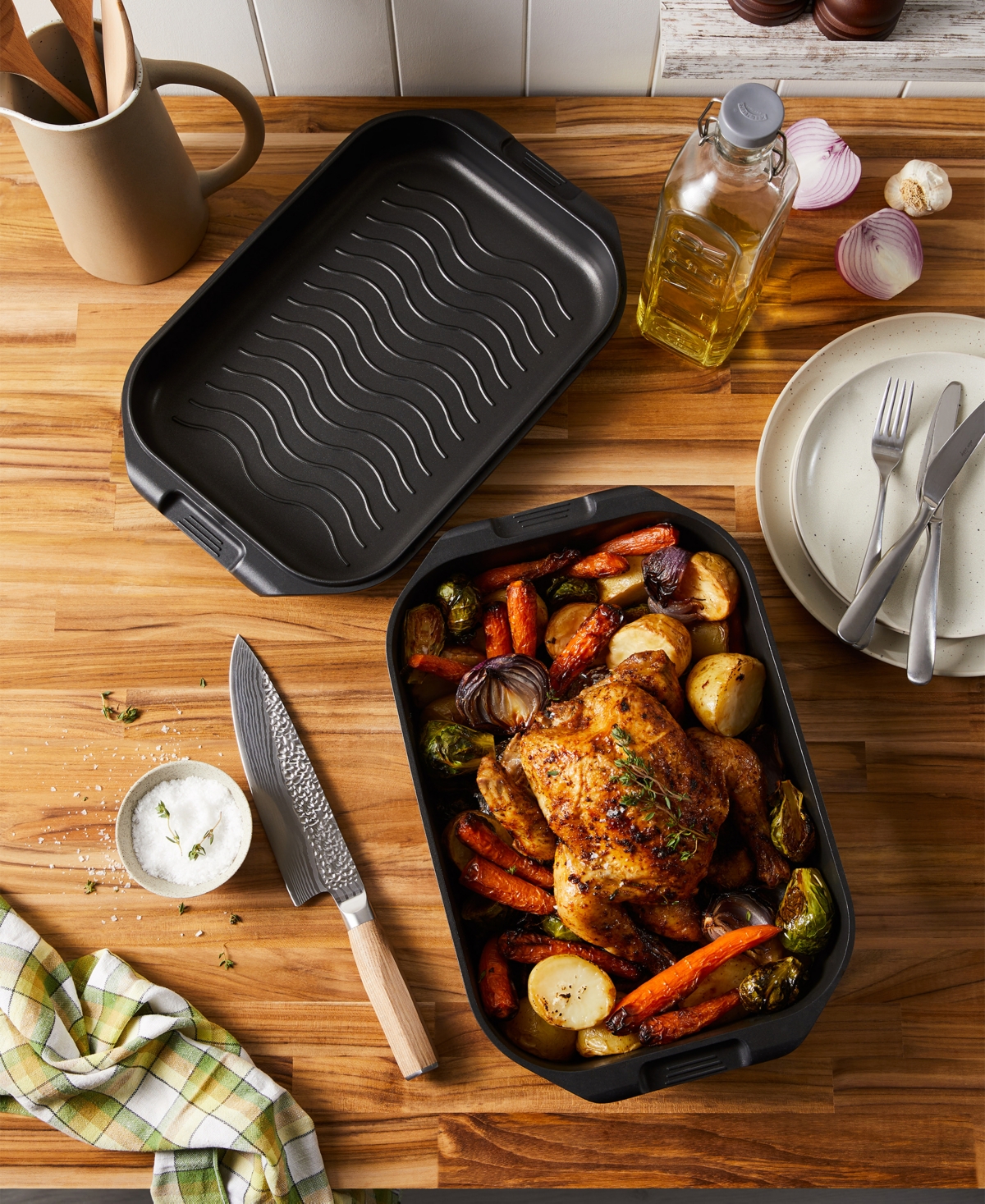 Cuisine::pro Id3 13" Hard Anodized Cast Roaster In Black