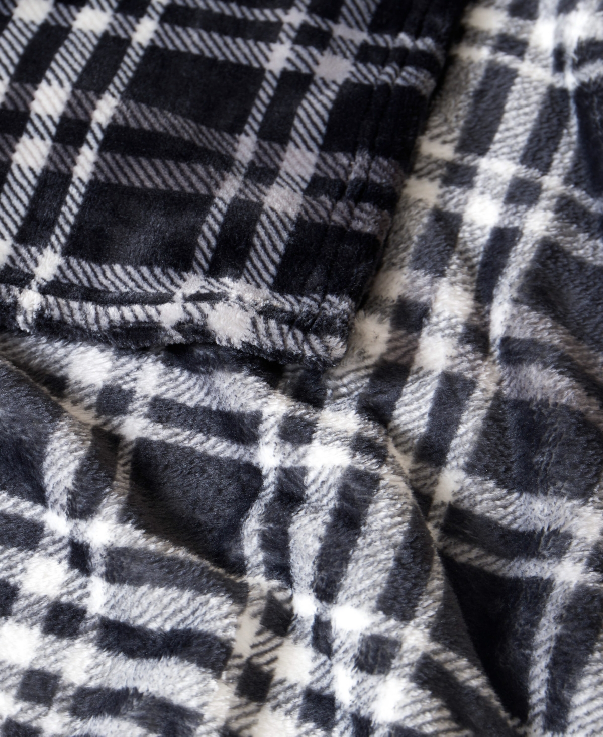 Lucky Brand Camper Plaid Cozy Plush Throw, 50" X 70" In Black