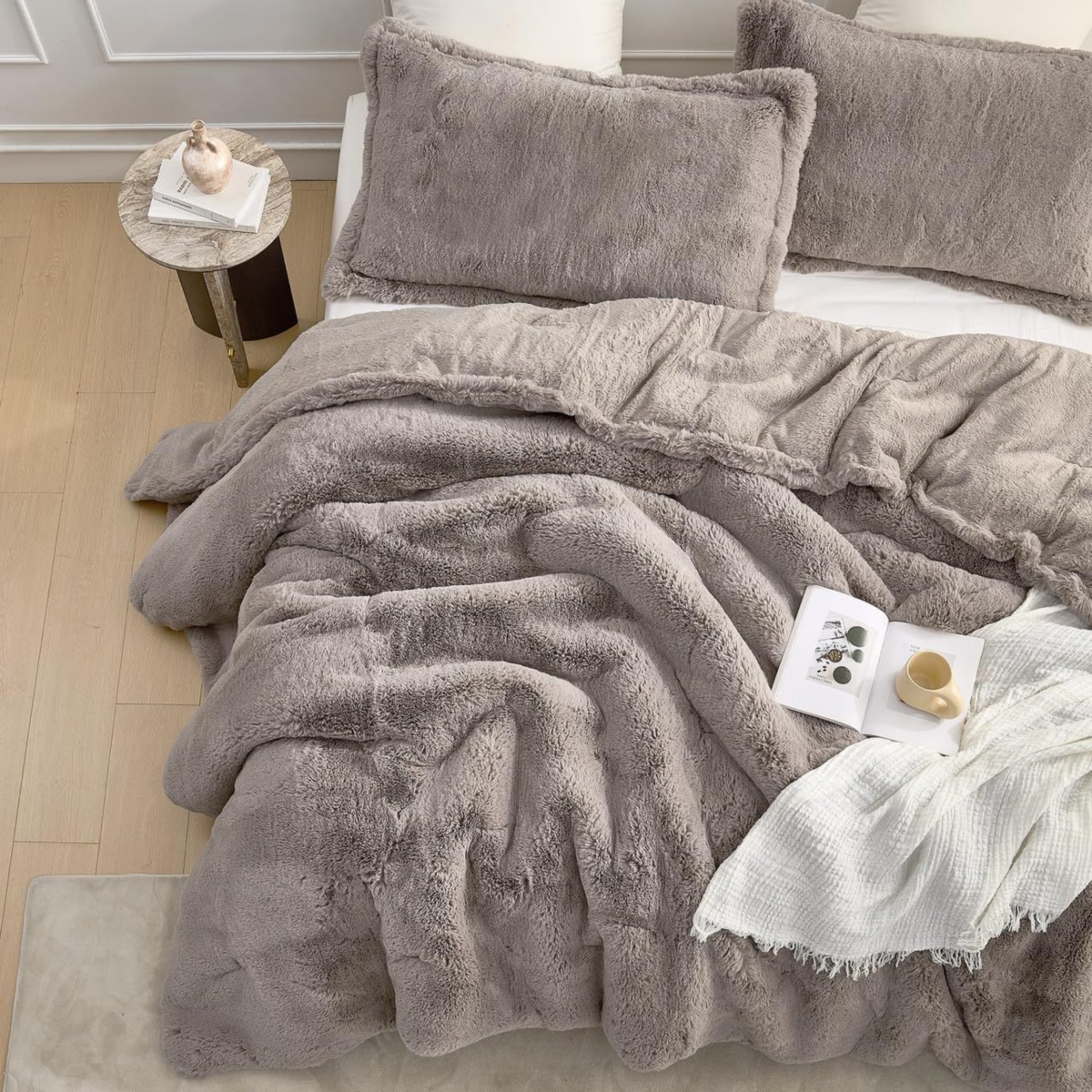 Chunky Bunnies - Coma Inducer Oversized Comforter Set - Taupewood