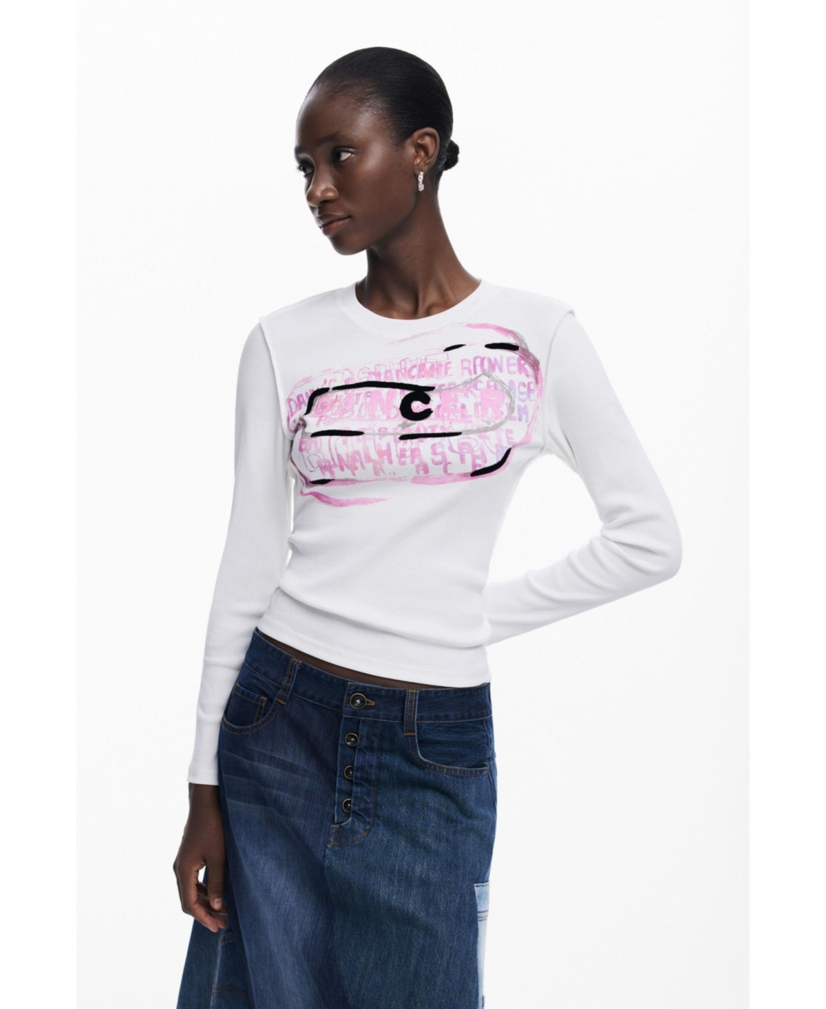 Women's Long-sleeve T-shirt with pink letters - Light beige