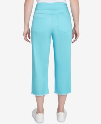 Petite Oasis Pull On Fringe Denim Capri Pants