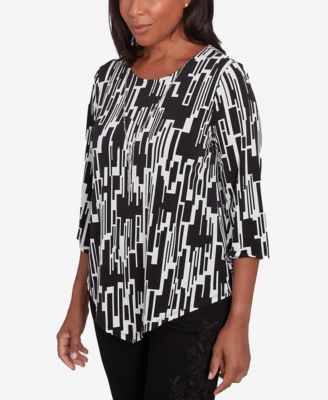 Women's Classic Vertical Geometric Top with Necklace
