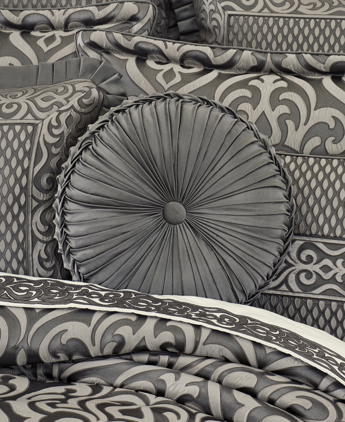 J Queen New York Bolero Tufted Decorative Pillow, 15" Round In Silver