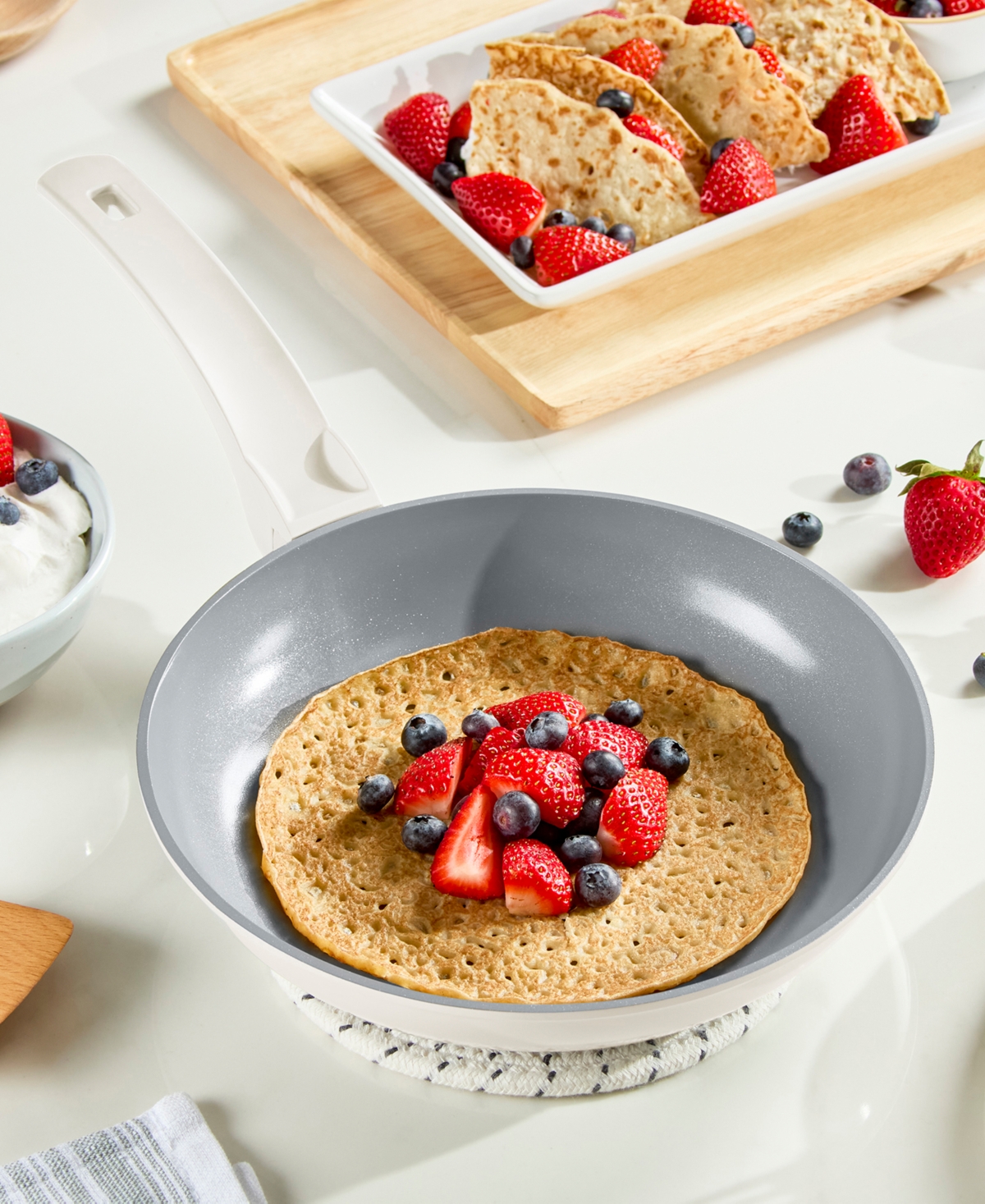 DASH SMARTSTORE 8" AND 9.5" NESTING NONSTICK FRYPAN SET 