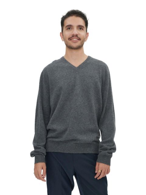 Мужской свитер Gobi Cashmere 100% Cashmere Essential V-Neck, цвет: Серый тёмно-серый