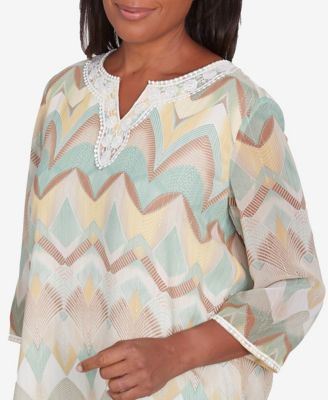 Petite Kensington Gardens Chevron Textured Top