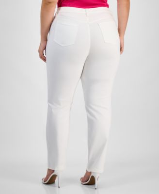 Plus Size Straight-Leg Jeans 