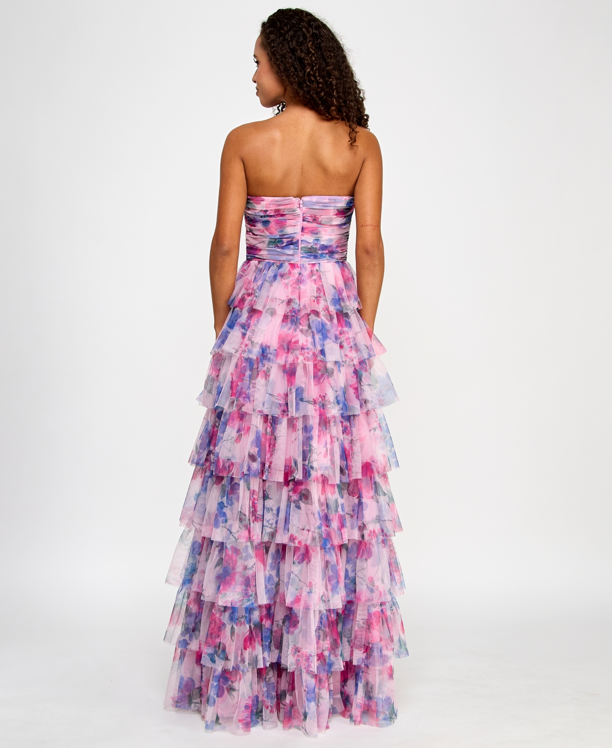 BCX JUNIORS' FLORAL PRINT RUFFLED STRAPLESS GOWN 