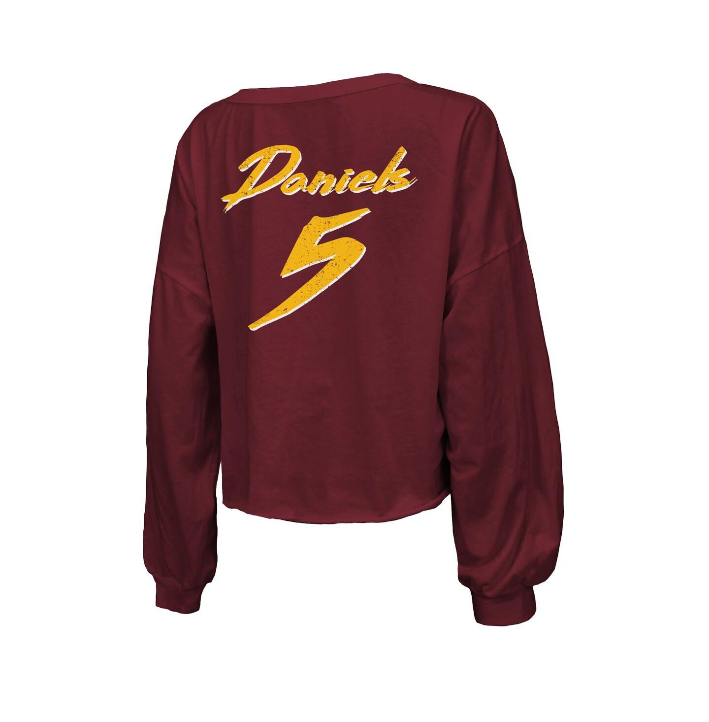 Женская футболка Majestic Jayden Daniels Burgundy Washington Commanders Off-Shoulder Script Player Name & Number Cropped Long Sleeve V-Neck — фото 2