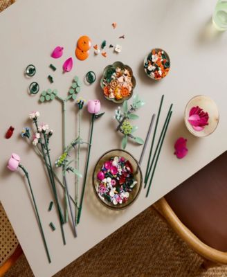 Botanicals Pretty Flower Bouquet 10342 Building Kit, 749 Pieces