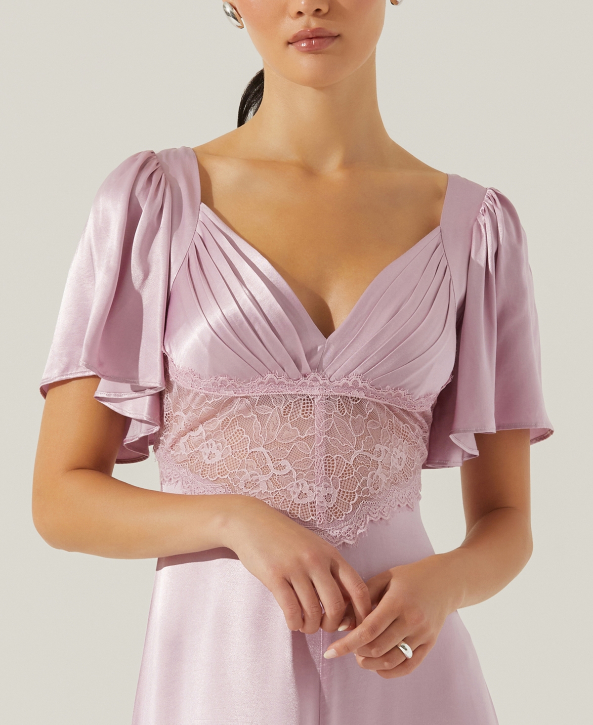 ASTR WOMEN'S AURELIA FLUTTER SLEEVE LACE INSET DRESS 