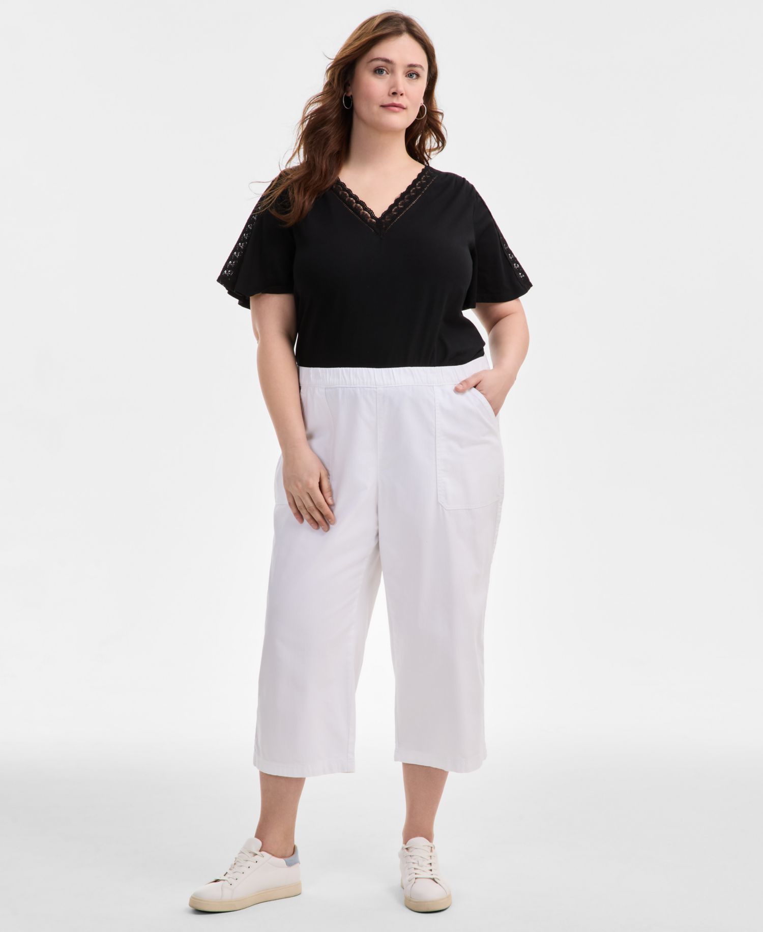 Plus Mid-Rise Pull-On Capri Pants
