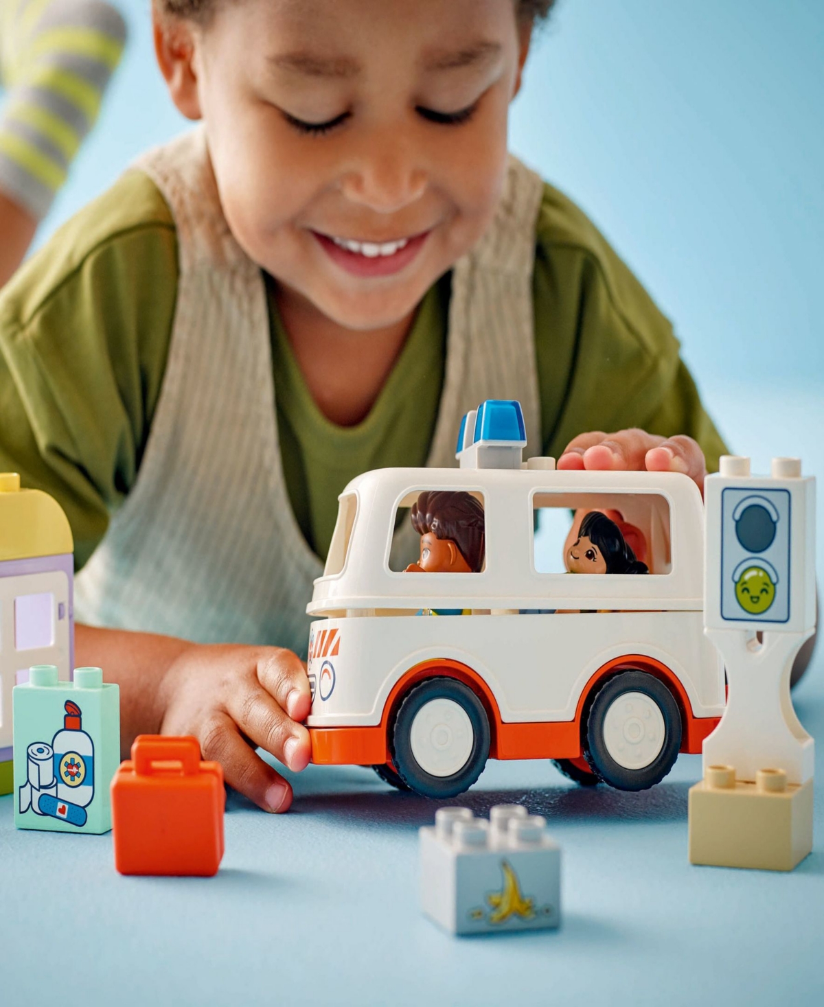 LEGO DUPLO TOWN AMBULANCE DRIVER BUILDING TOY 10447, 19 PIECES 