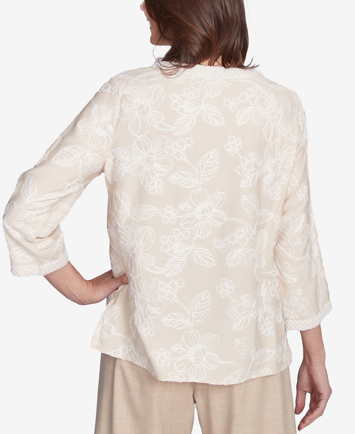 Alfred Dunner Women's Catalina Island Tossed Floral Embroidery V-neck Top In Linen
