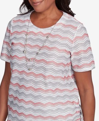 Women's Estate of Mind Chevron Shimmer Top with Necklace