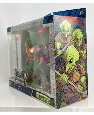 Ceratopsian Guard: Powerful Poses: With exceptional articulation,  for dynamic combat scenes, making him a great addition to your action figure or dinosaur collection and enhancing imaginative play!