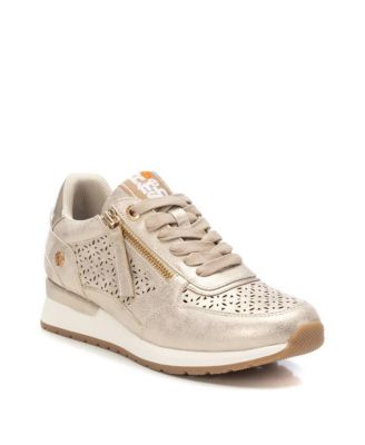Women's Casual Sneakers Refresh Collection
