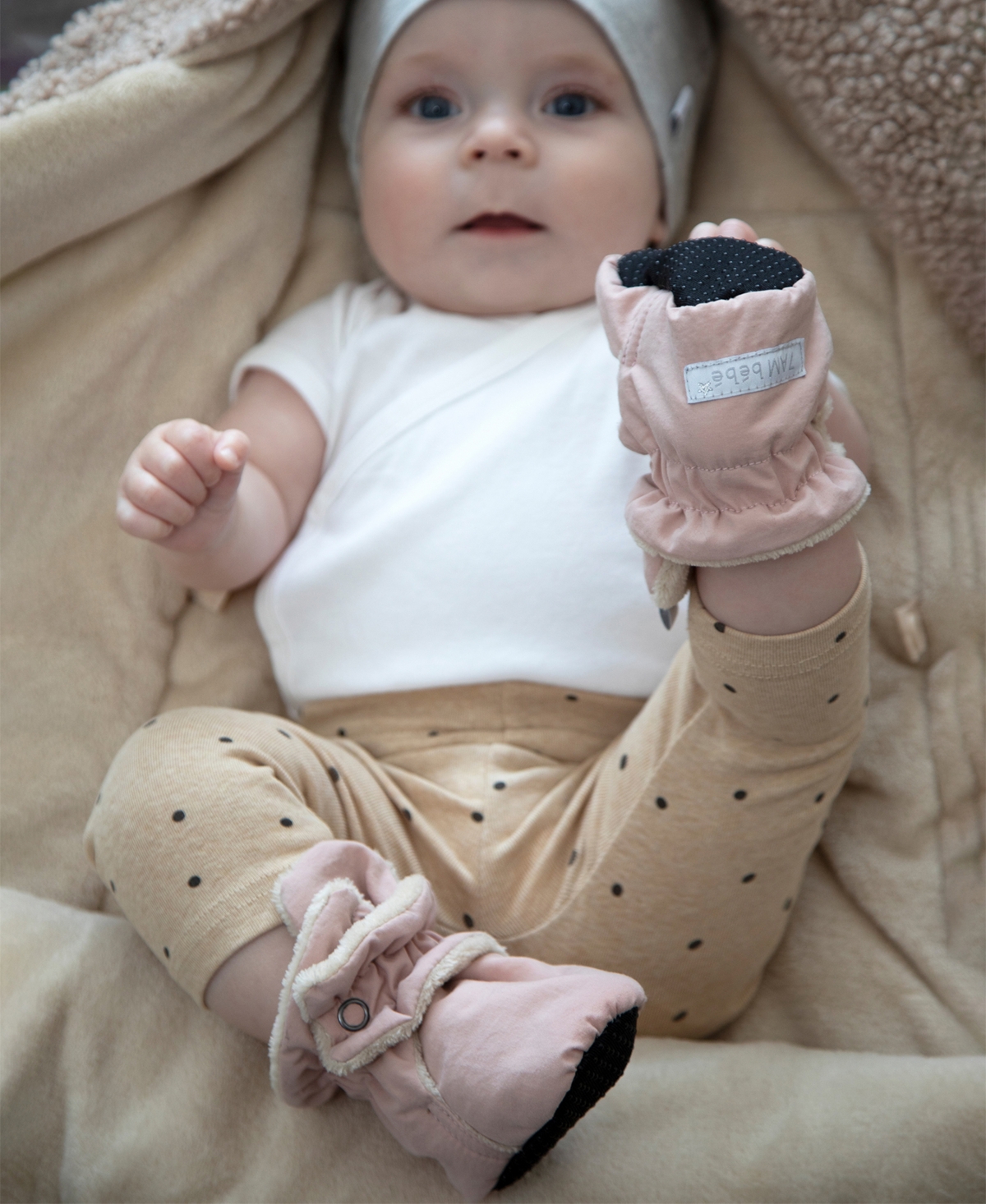 7am Enfant Baby Side Snap Booties In Cameo