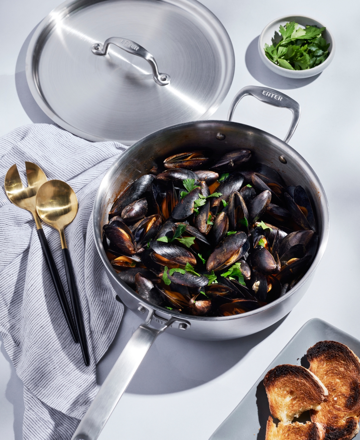 Heritage Steel X Eater 5-ply Stainless Steel 4-qt. Saute With Lid In Silver