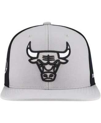 Men's Gray Chicago Bulls Core Snapback Hat