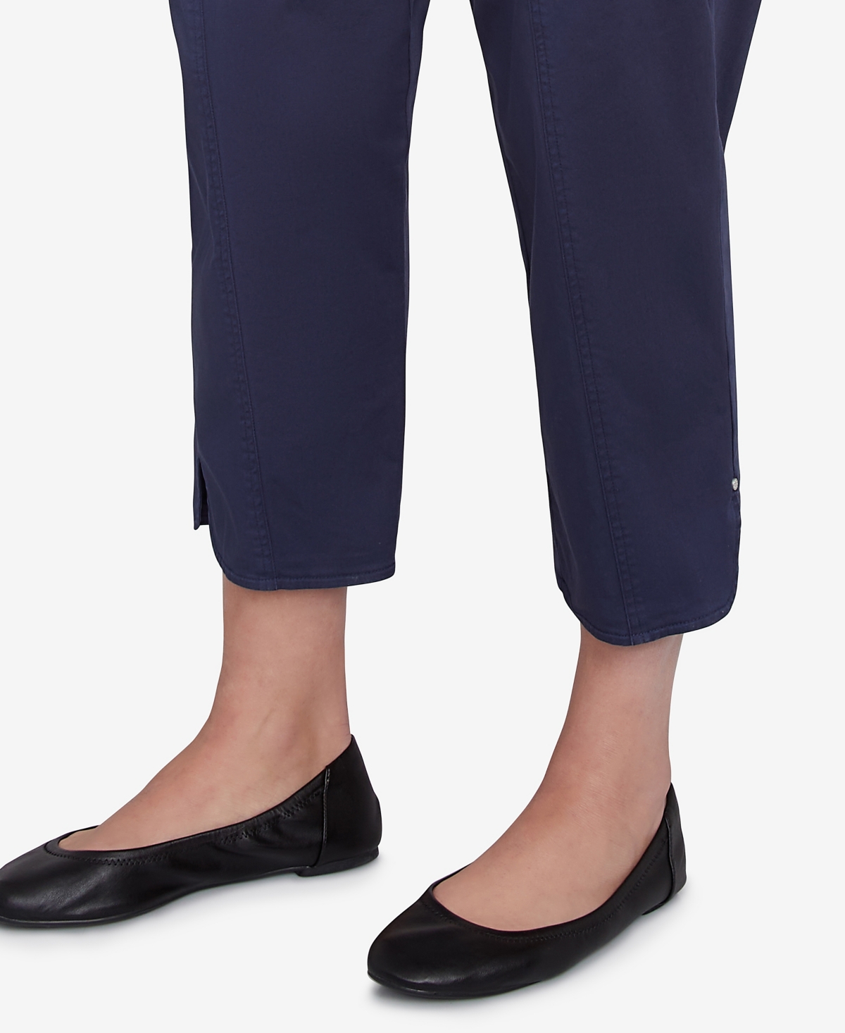 Alfred Dunner Plus Size Parrot Cay Novelty Cuff Tummy Control Capris Pants In Marine Blue
