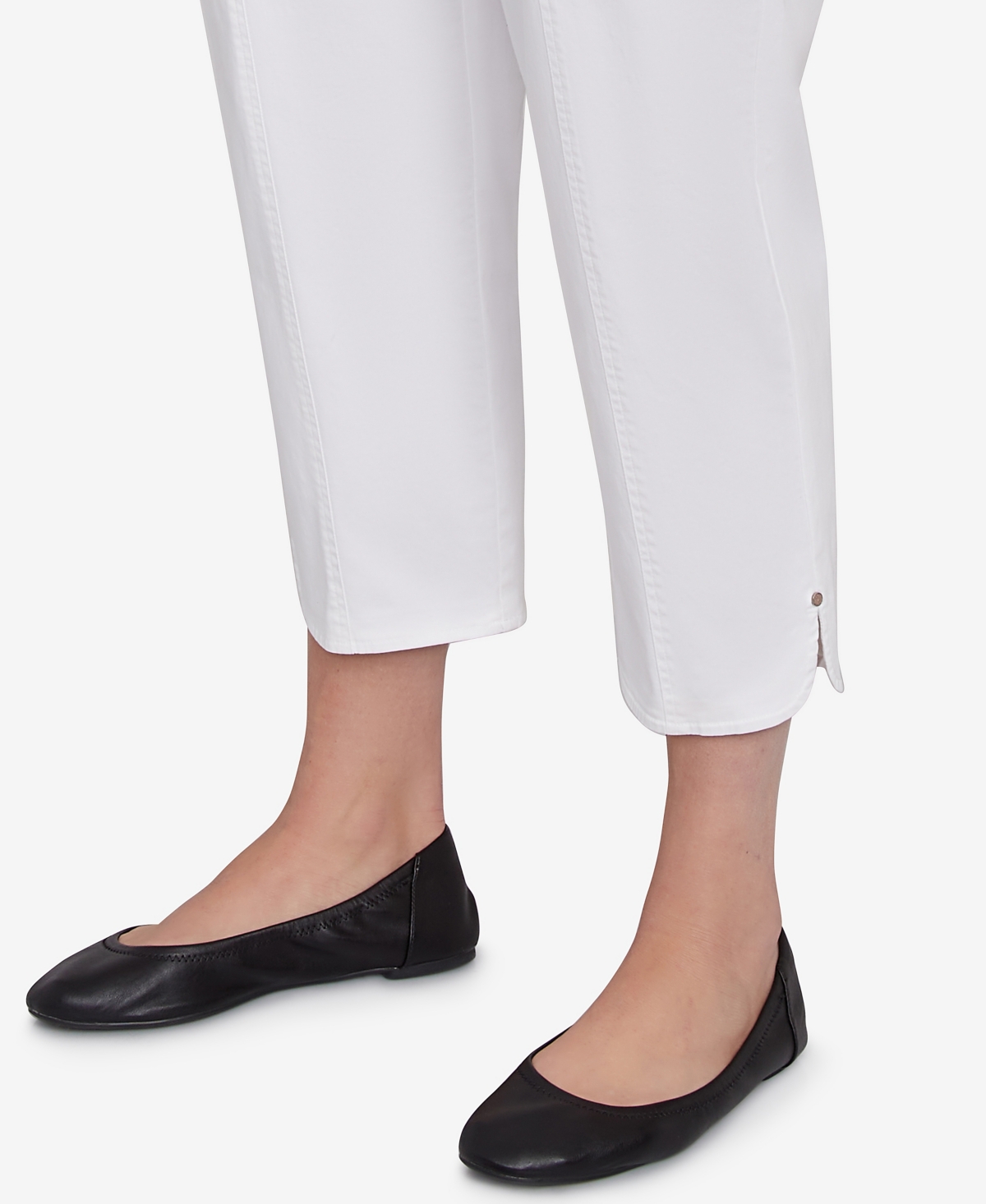 Alfred Dunner Plus Size Charleston Textured Zig Zag Capri With Pockets In White