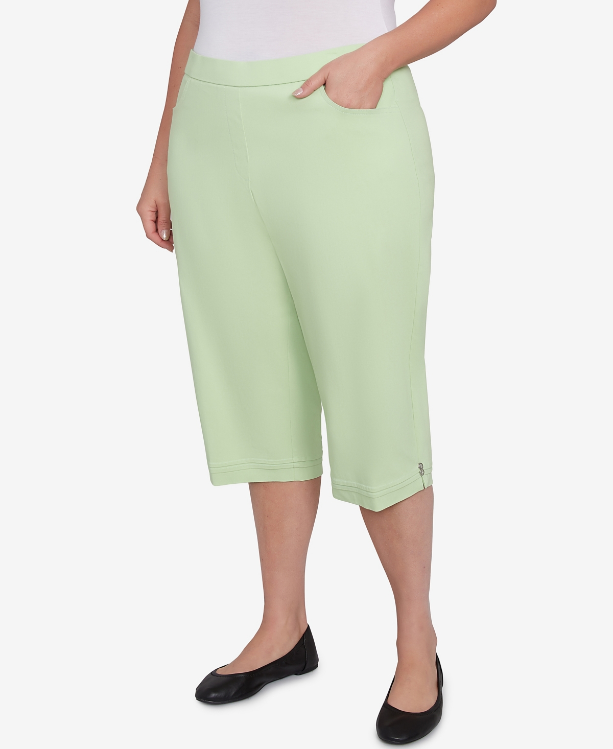 Alfred Dunner Plus Size Parrot Cay Novelty Cuff Tummy Control Capris Pants In Palm Green
