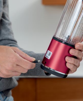 Blast™ 18oz. Portable Blender & Accessories – Metallic Red