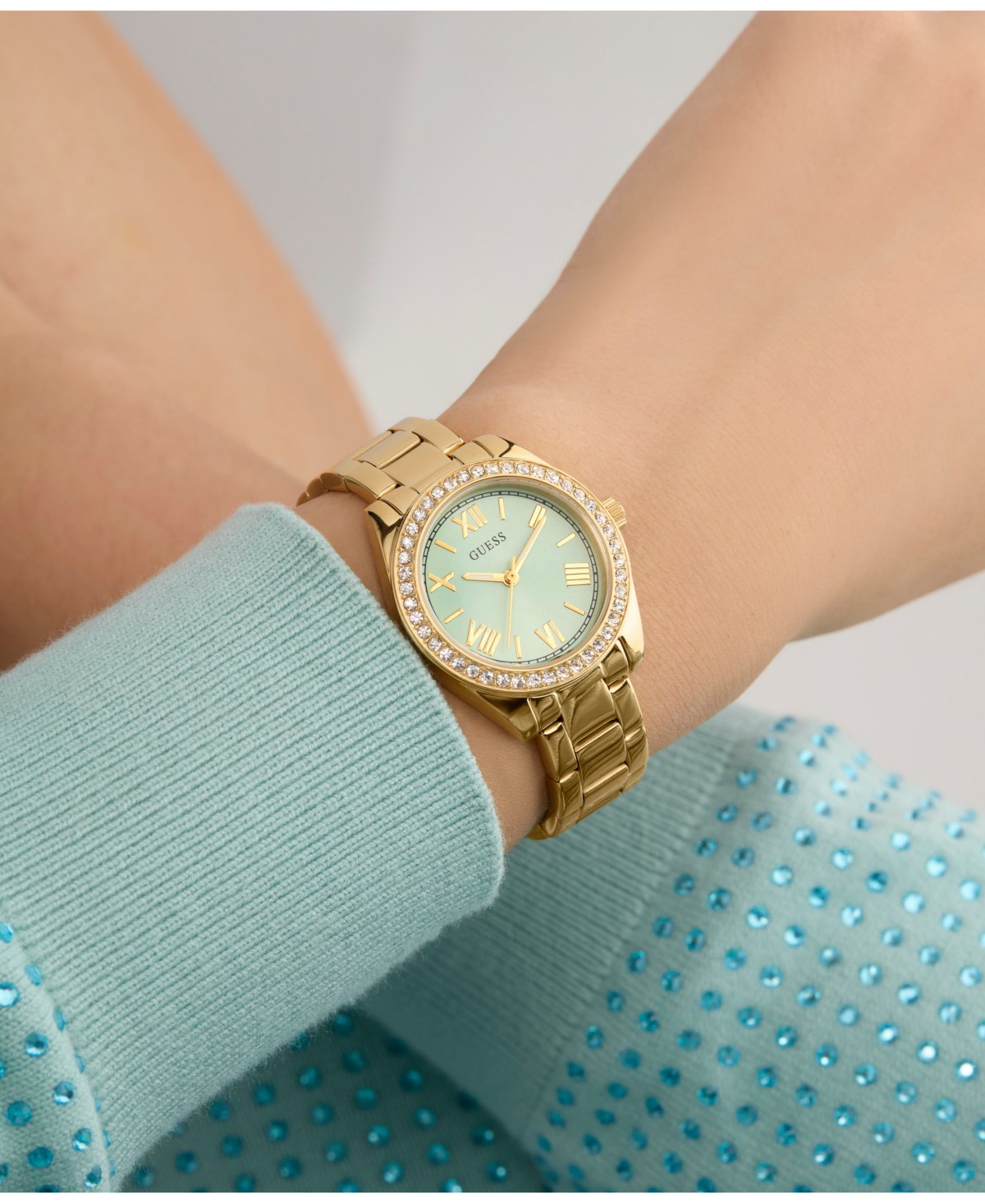 Женские аналоговые часы GUESS на стальном браслете золотого тона, 30 мм — фото 6