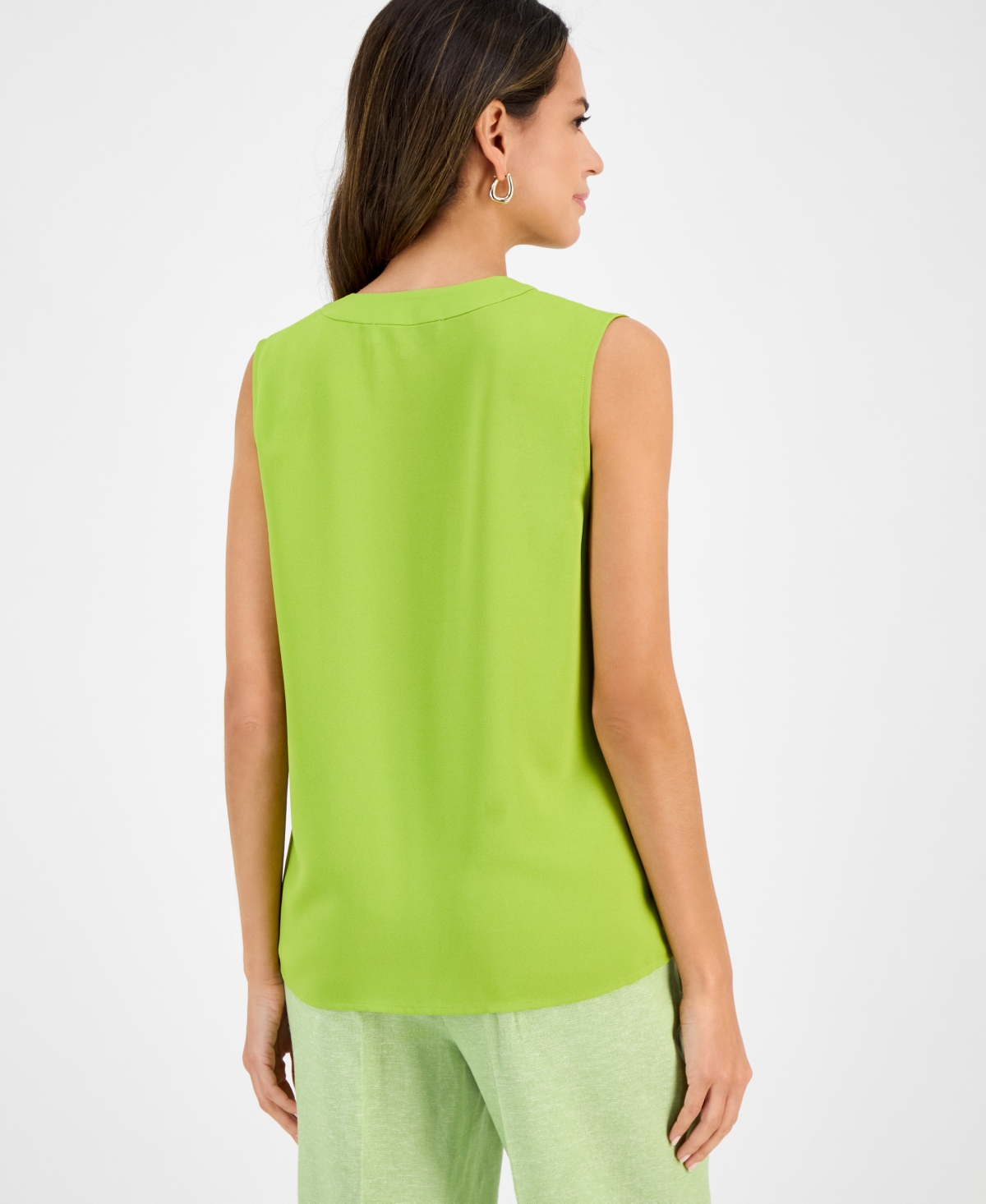 Kasper Plus Size Sleeveless V-neck Blouse In Kiwi