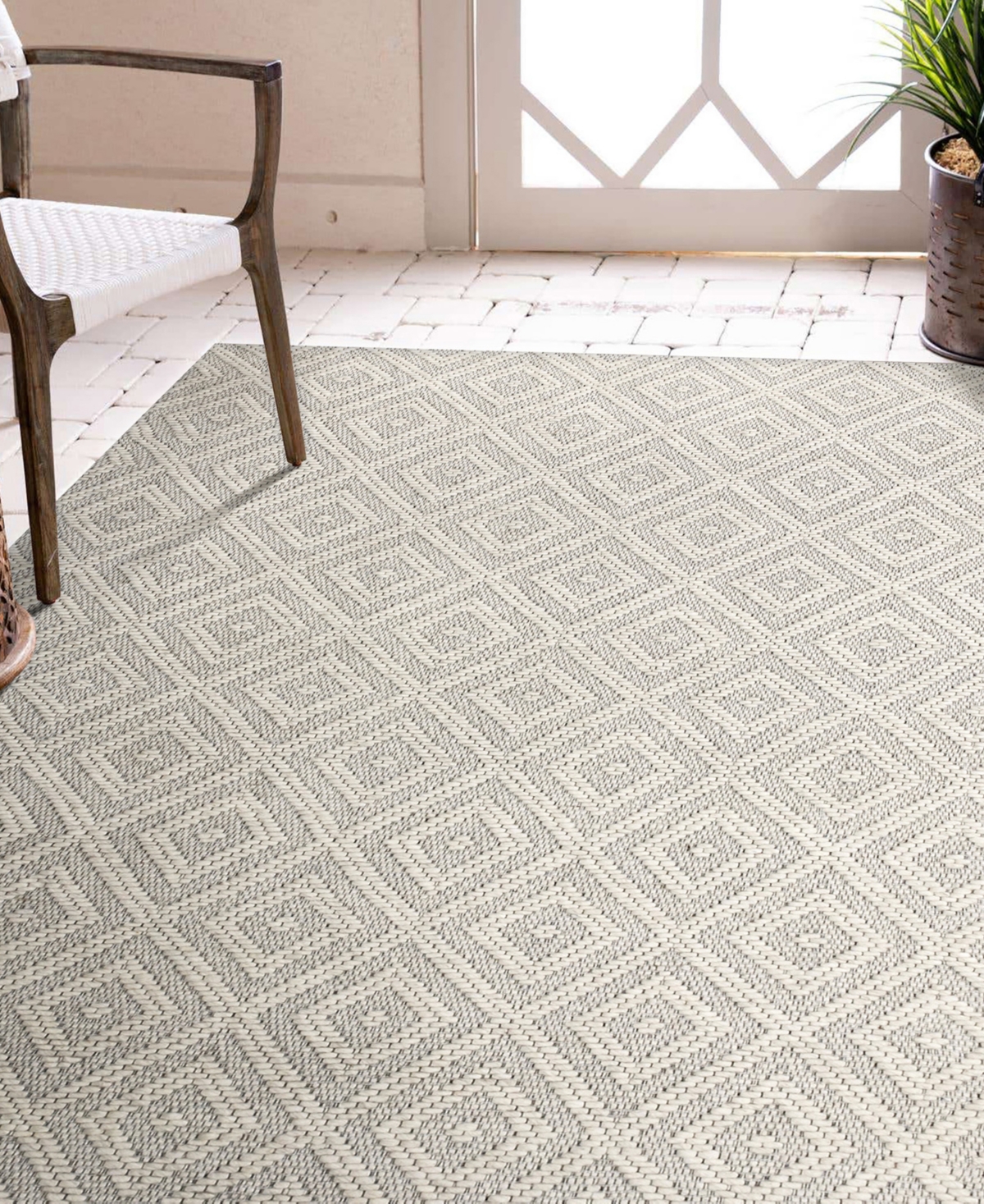 Lr Home Oslo Ber-438 2'x3' Area Rug In Ivory