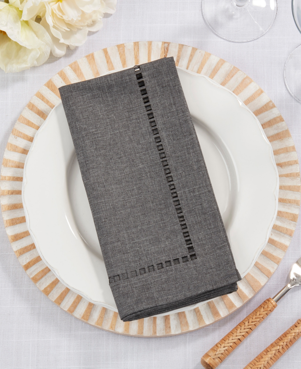Saro Lifestyle Laser-cut Hemstitch Napkin, Set Of 4 In Charcoal