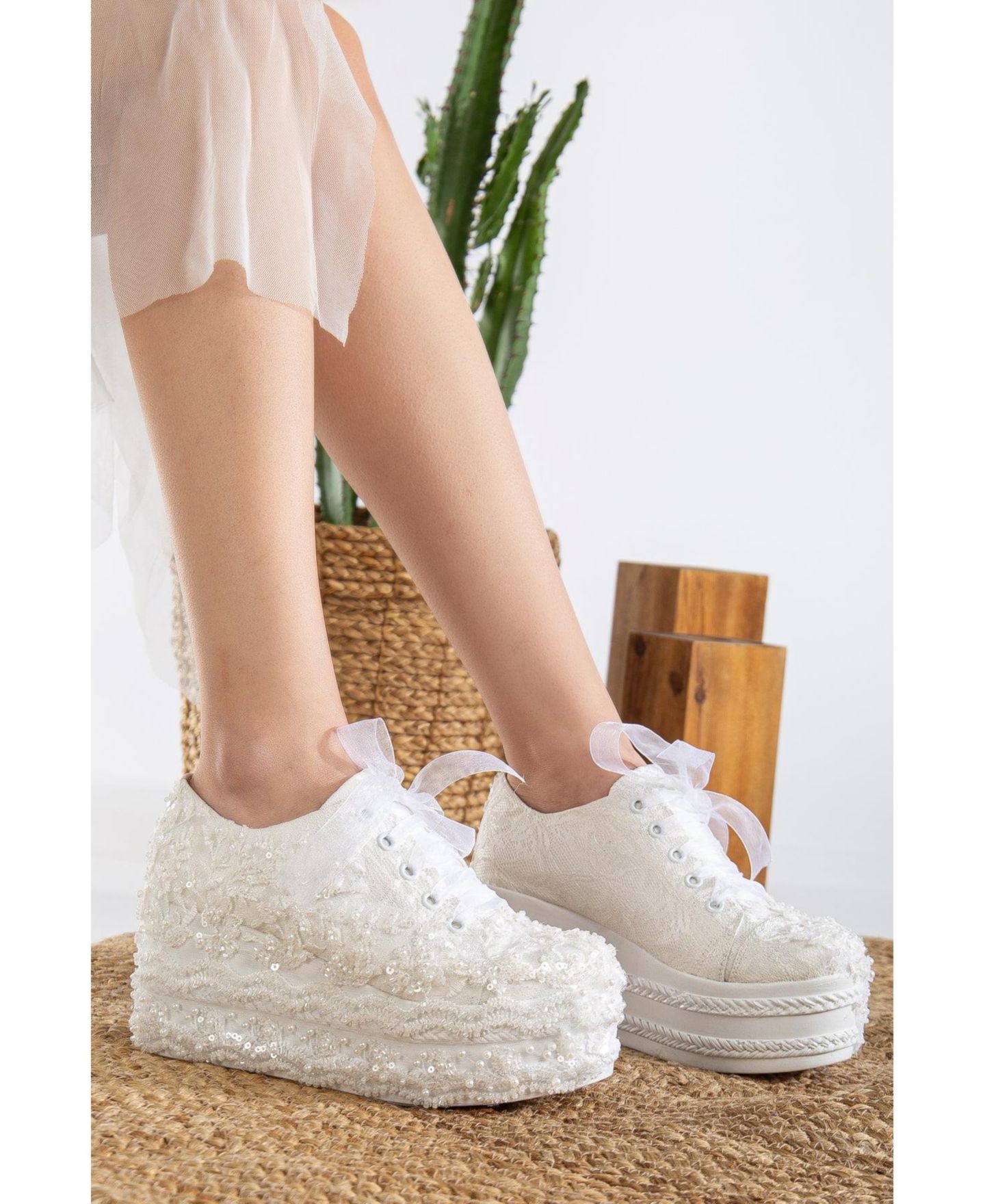 Женские кроссовки Forever & Always Shoes Florette Lace Bridal Platform, цвет: Слоновая кость — фото 2