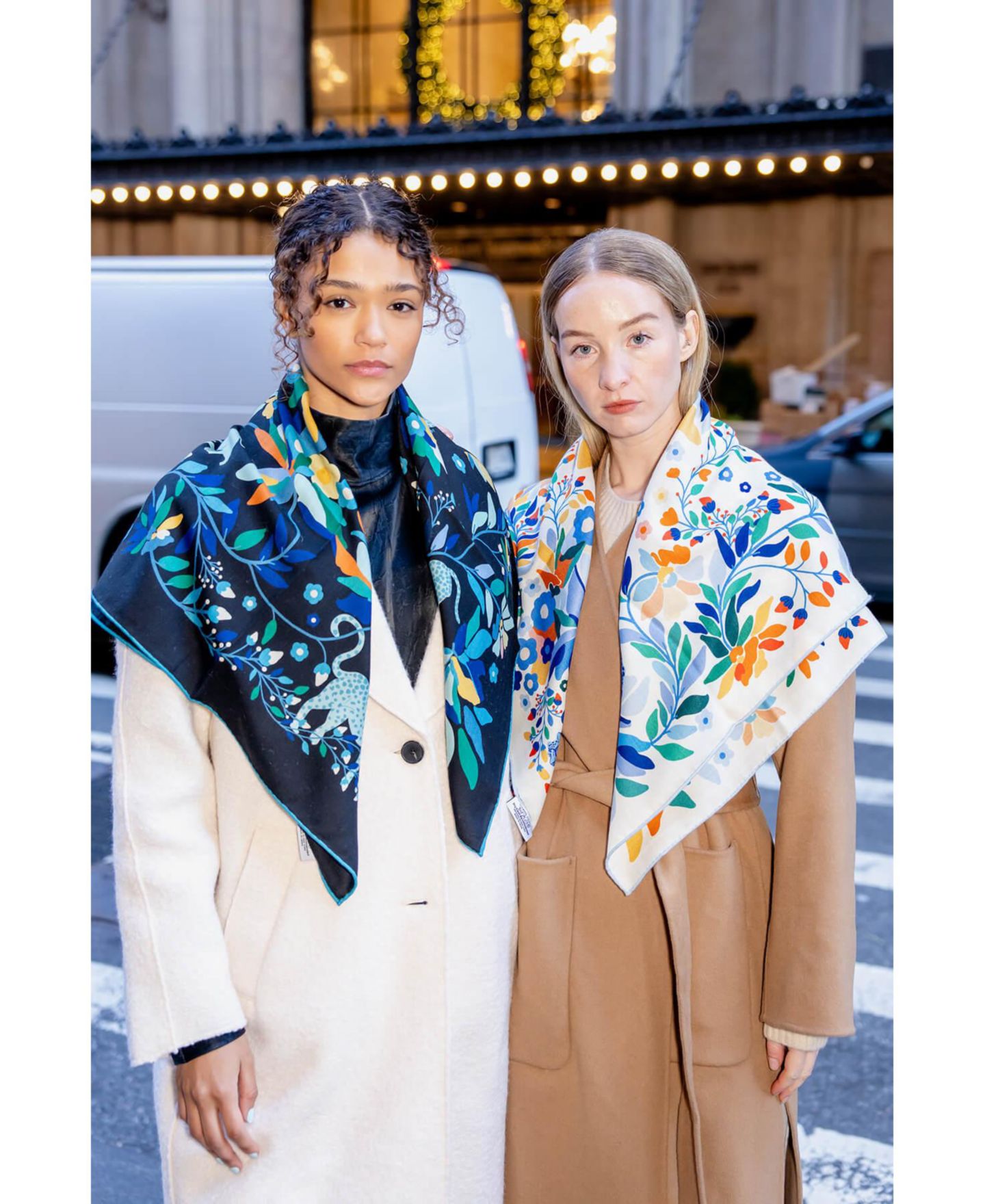 Женский шарф Jessie Zhao New York Double Sided Wool Silk Scarf Of Day Jungle Reverie, цвет: Синий / Белый — фото 6