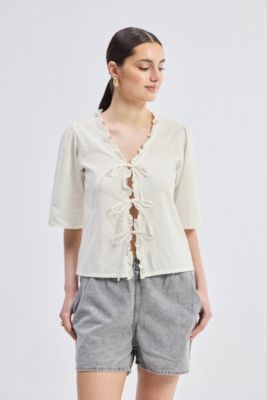 Women's Relaxed Fit Top With Ruffles and Front-Ties in Cream