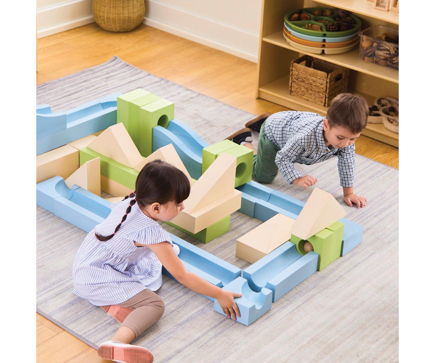 Детский конструктор Kaplan Early Learning Ramp and Roll 48-Piece Building Set, Ages 2+, цвет: Assorted Pre-Pack — фото 2