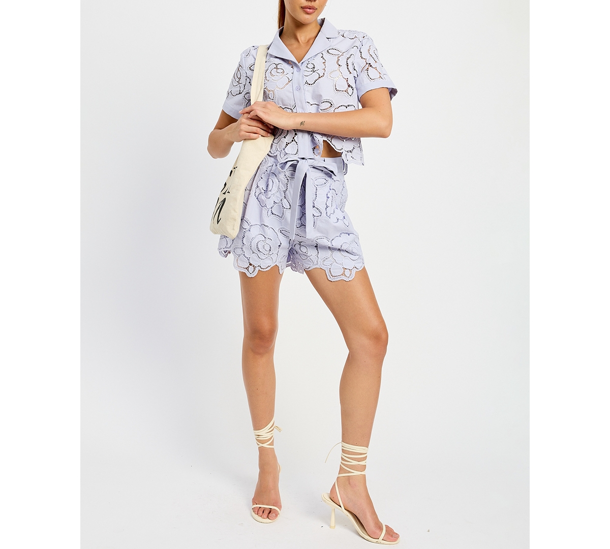 En Saison Brynlee Embroidered Scallop-hem Belted Shorts In Lilac