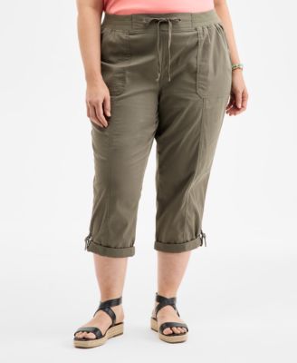 Plus Size D-Ring Cuffed Capri Pants